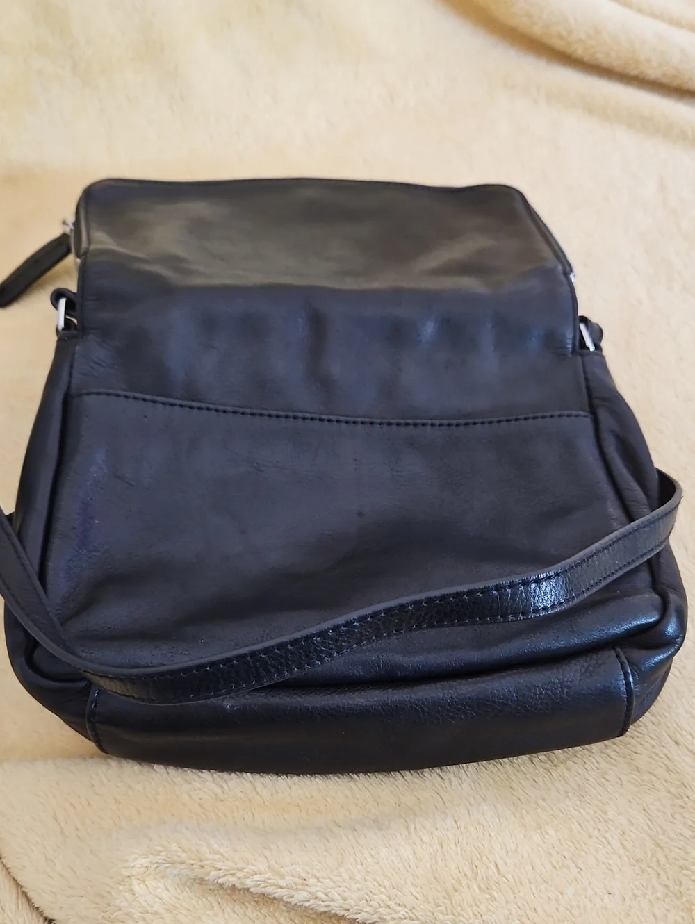 Classic Black Crossbody Bag - Sleek Everyday Carry